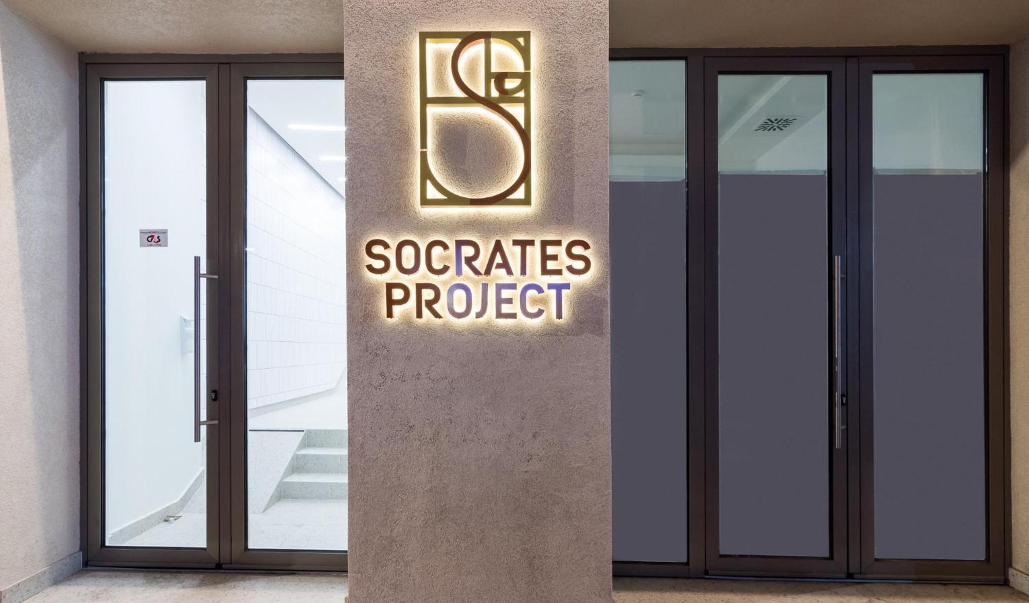 Socrates Fully Equipped With Unique Design Apartment