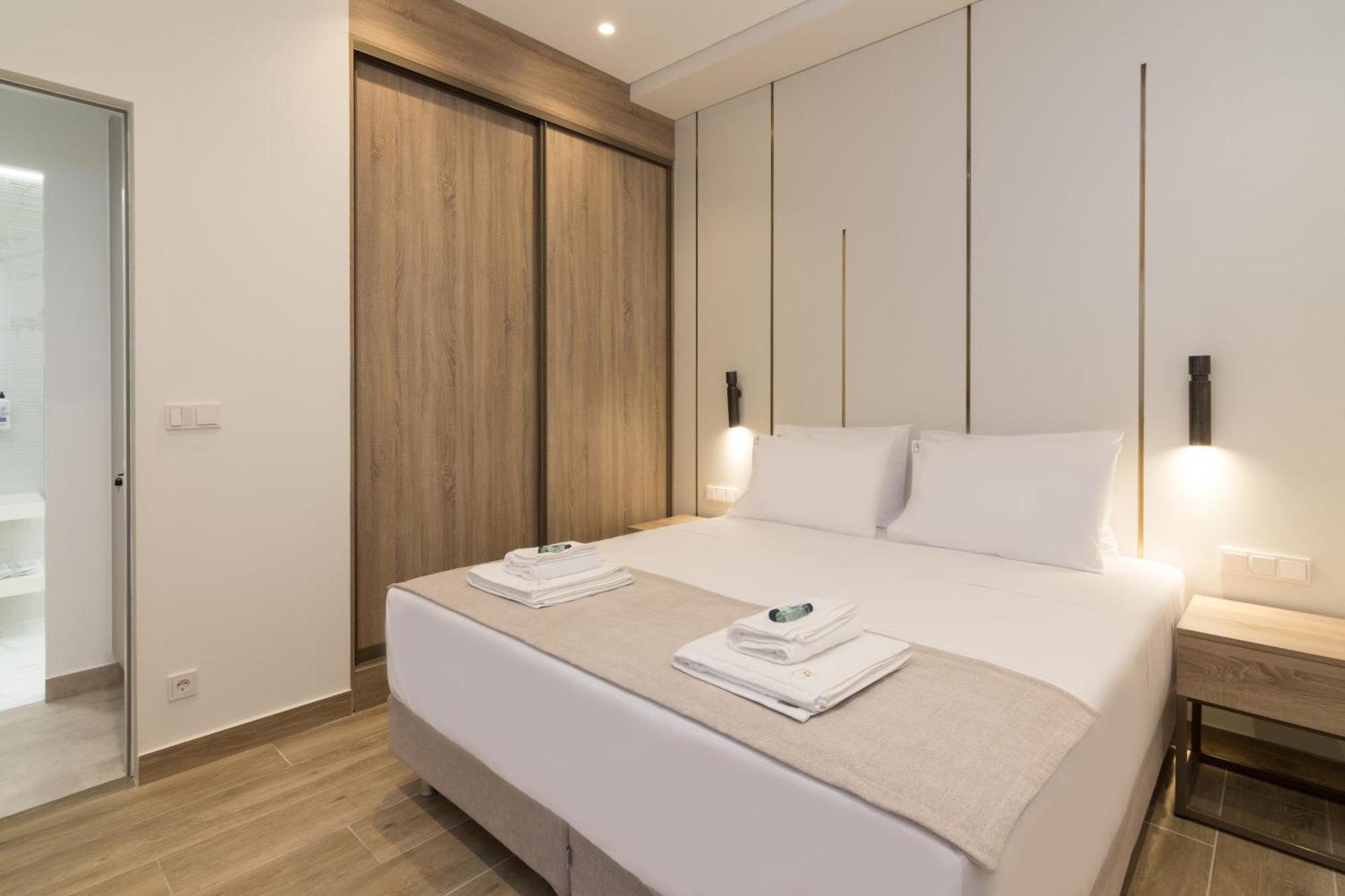Socrates Fully Equipped With Unique Design Apartment