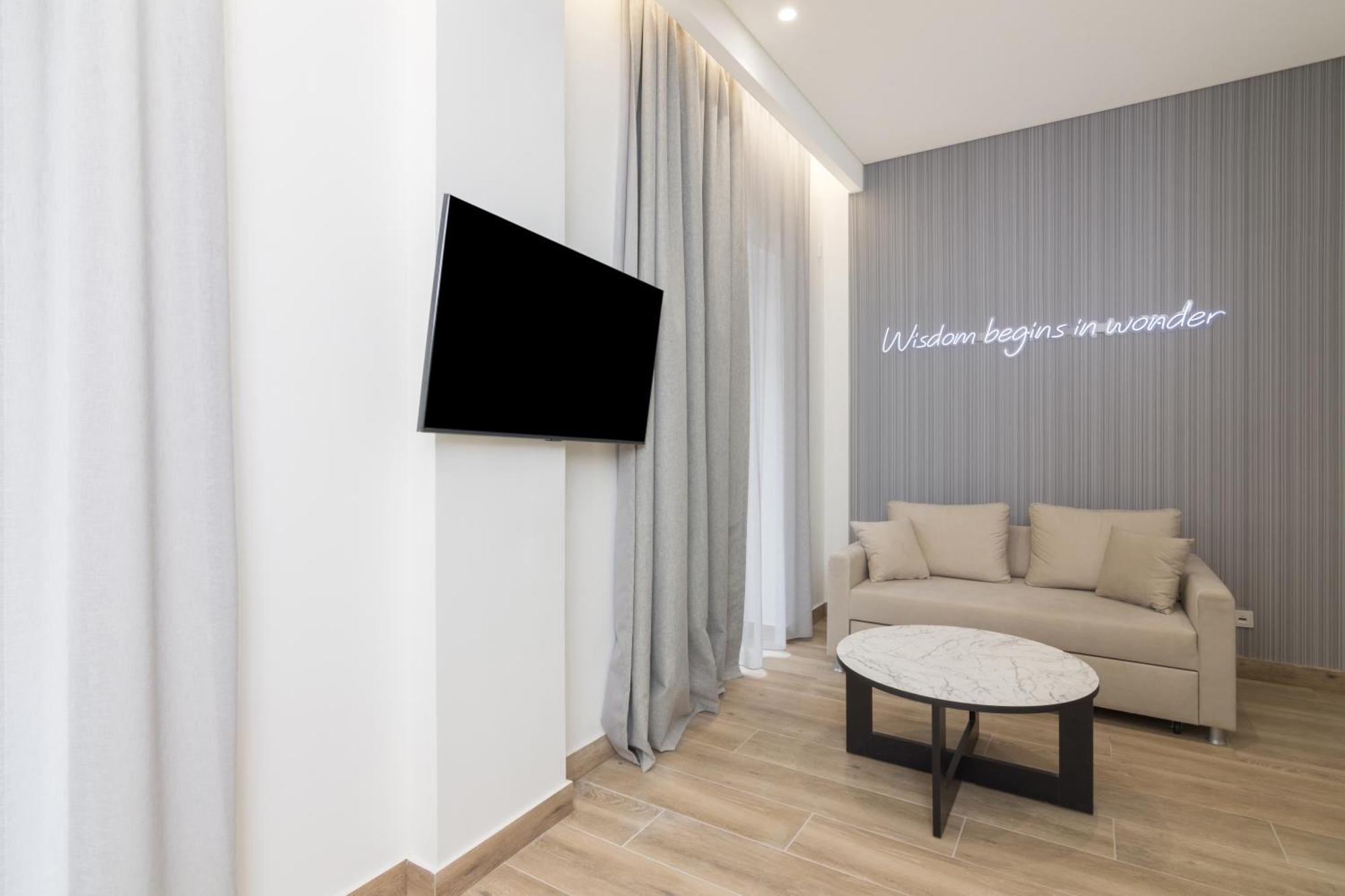 Apartment Socrates Fully Equipped With Unique Design
