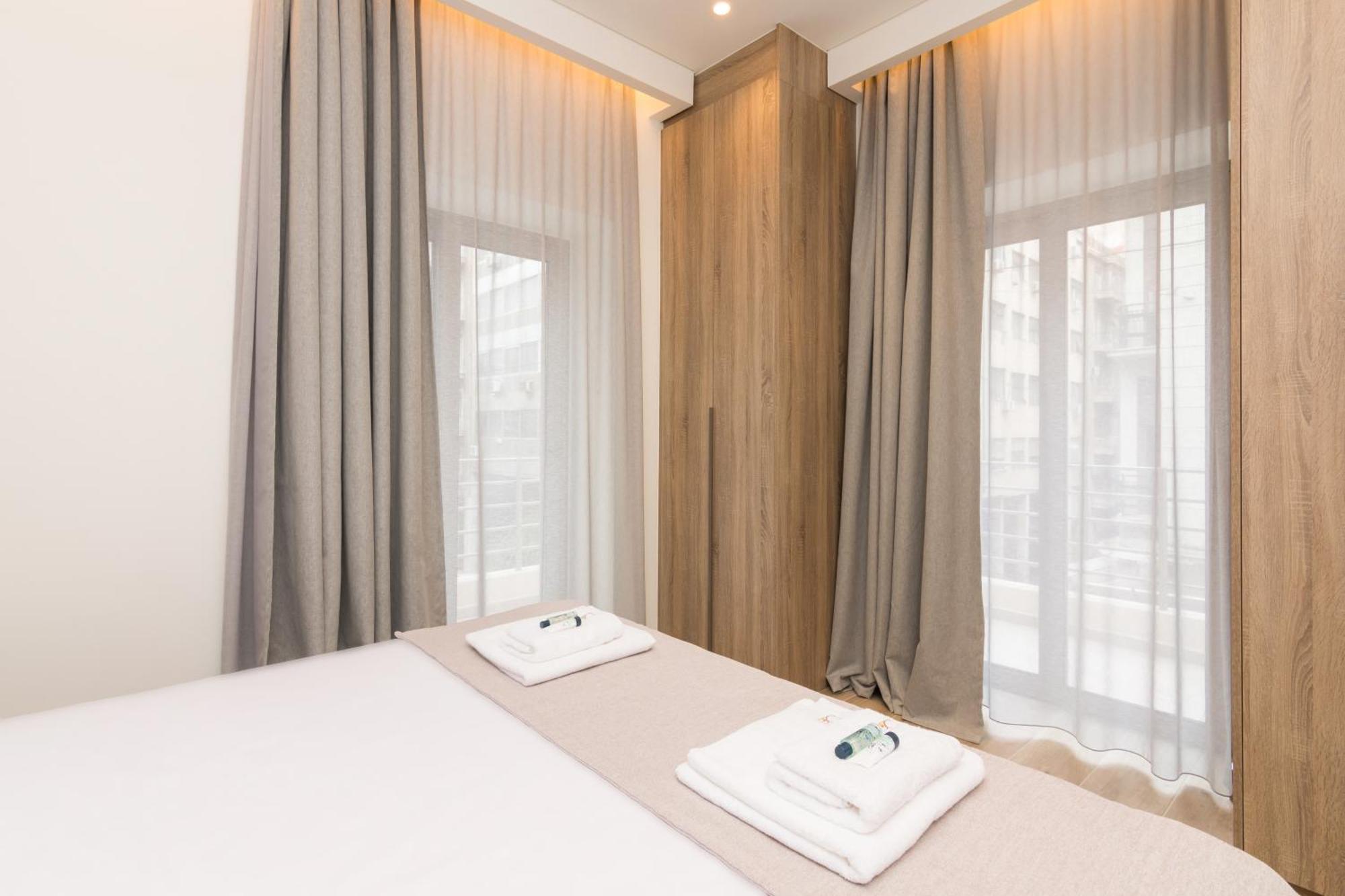 Socrates Fully Equipped With Unique Design Apartment