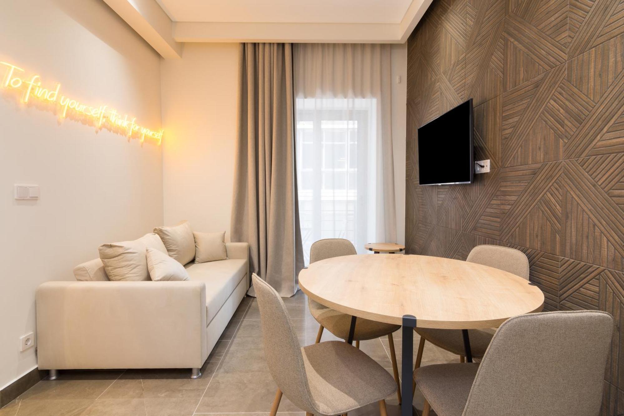 Apartment Socrates Fully Equipped With Unique Design *