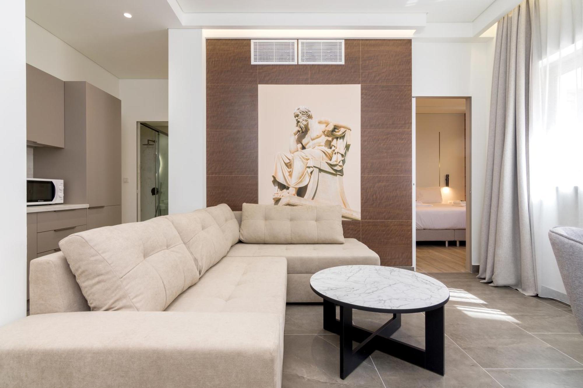 Socrates Fully Equipped With Unique Design Apartment